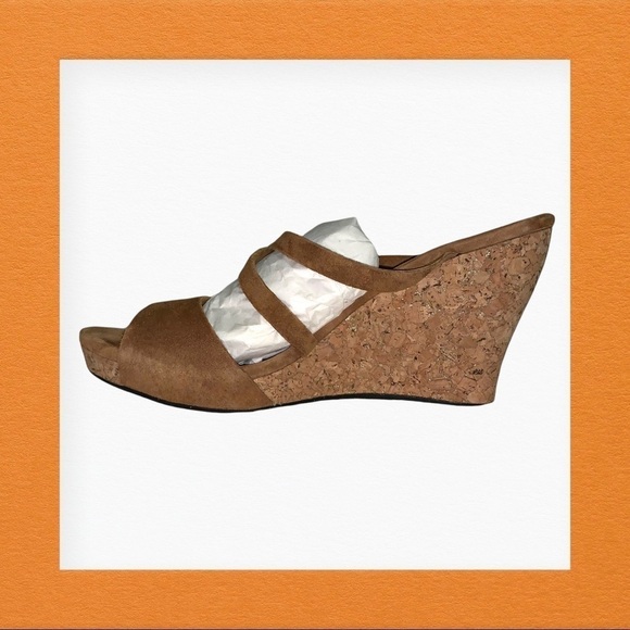 Ugg (EUC) Suede Leather Platform Wedge sandals, Sz. 10 - Picture 5 of 10